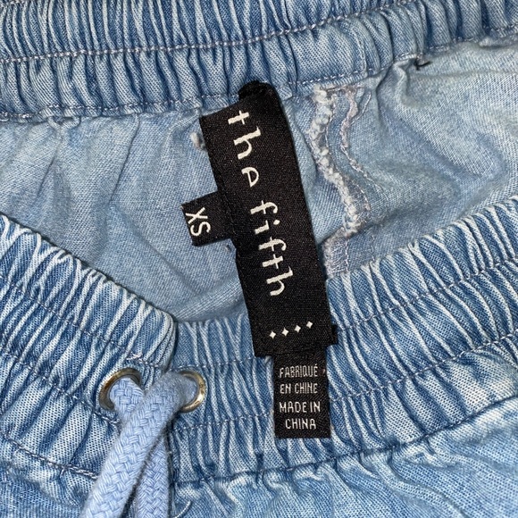 🍂3/$15 Saks Fifth Shorts - Picture 3 of 8